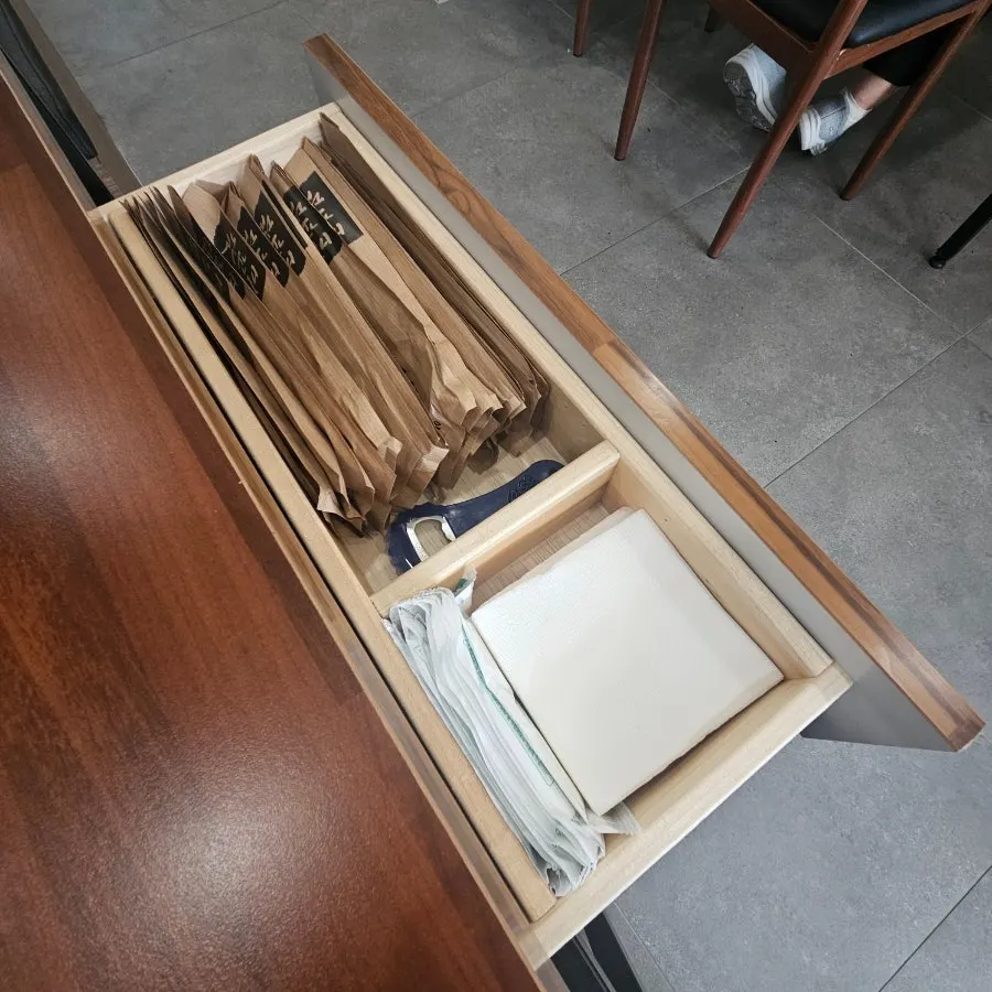 The Korean set for two laid out at Mikodam Magok-Balsan Branch