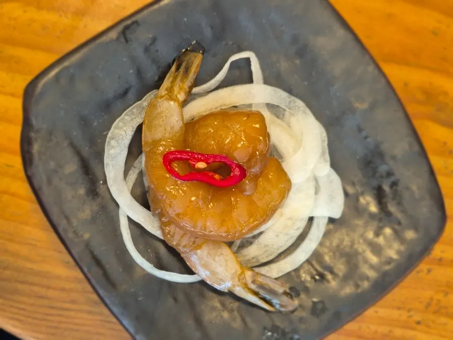 Susunan menu sampingan set sashimi musiman