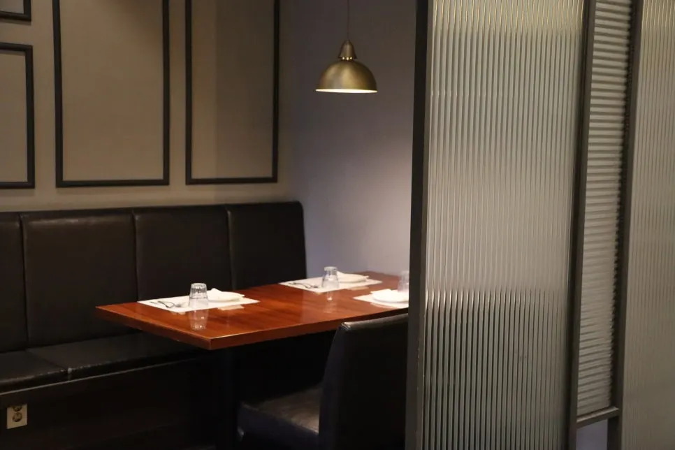Private room that seats about 10 people