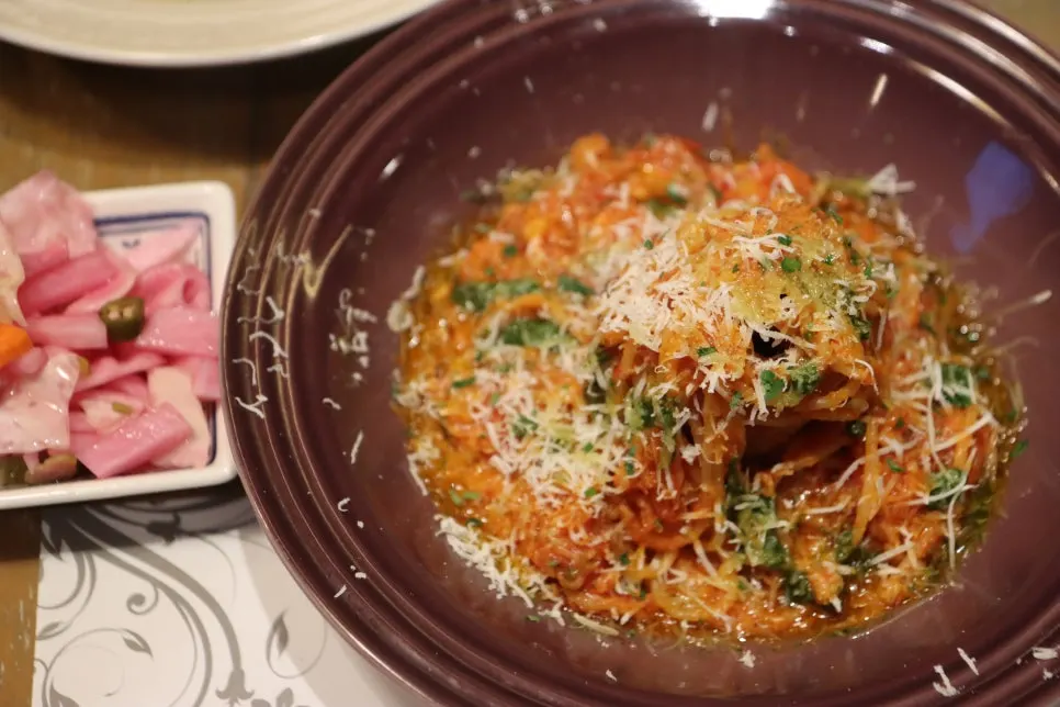 Pomodoro pasta made with whole tomatoes