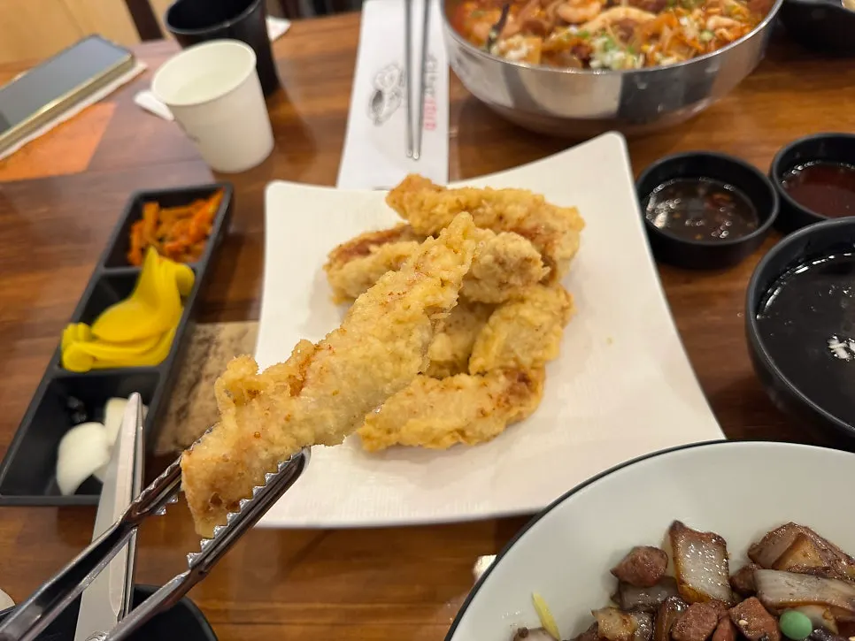 직접 빚은 수제 군만두