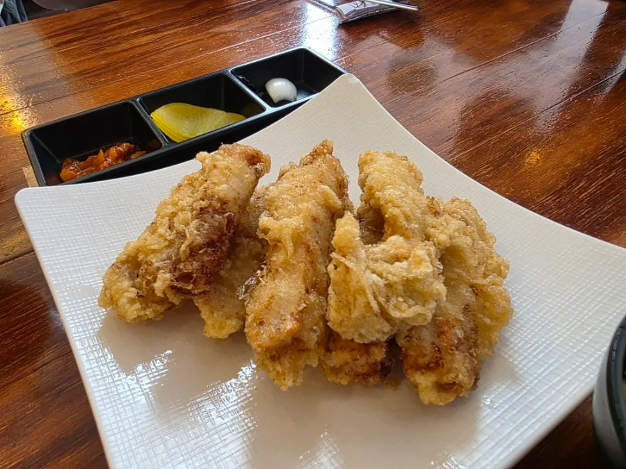 A plate of freshly fried, large tangsuyuk