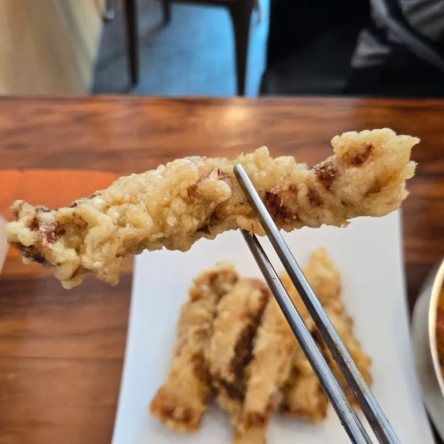 Cross-section of tangsuyuk showing thick meat
