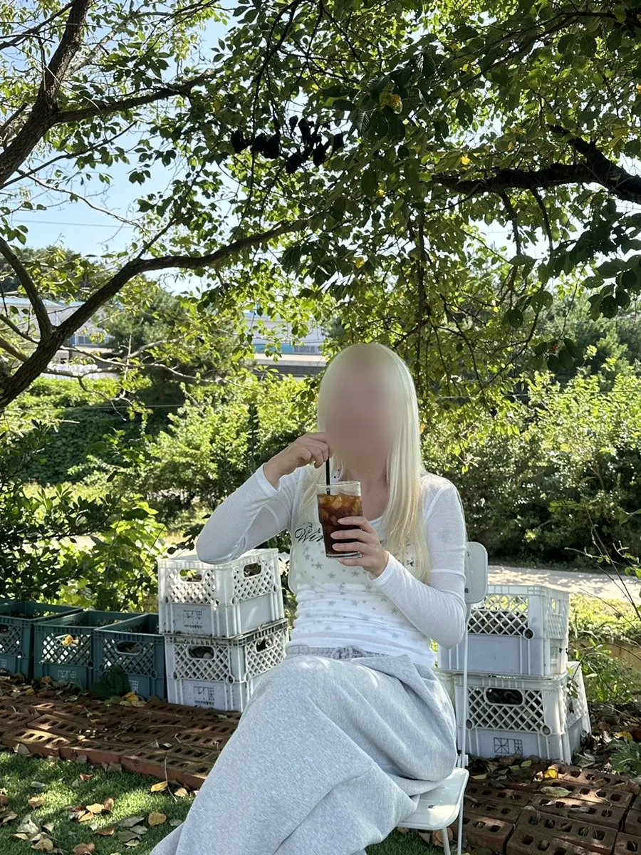 天気の良い日のミミコーヒー방앗간の屋外テラス