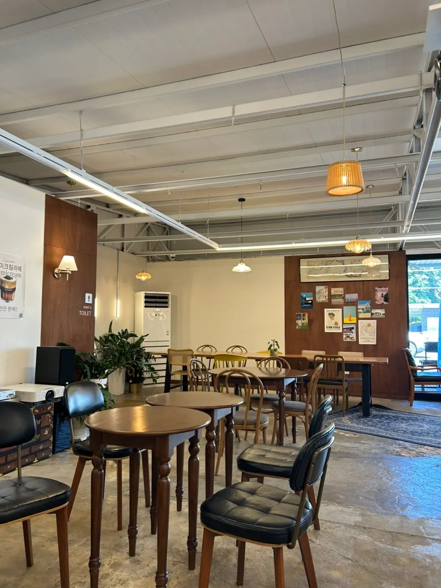 Interior decor of MIMI Coffee Mill