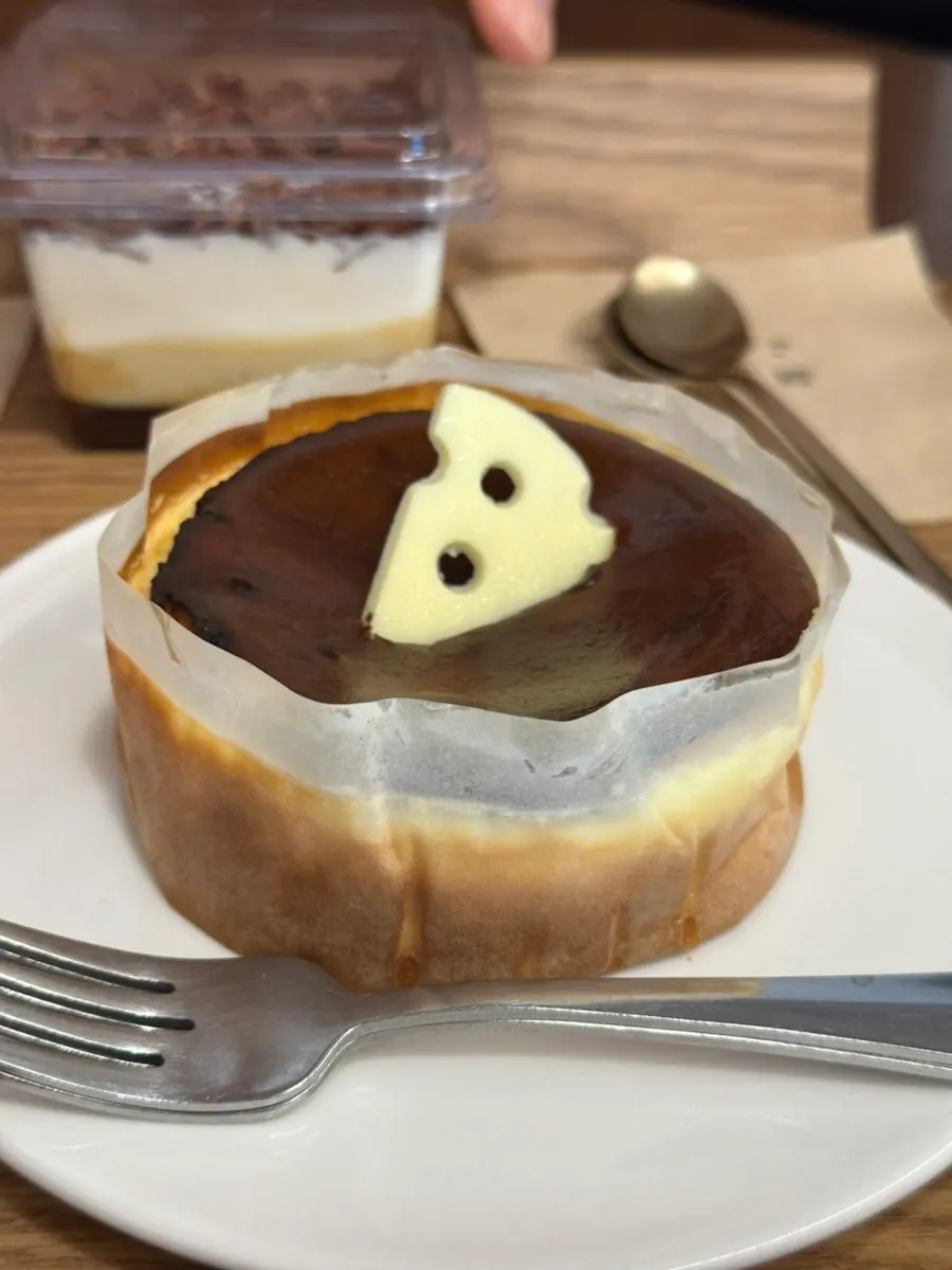 A cup of spoon-eaten chestnut tiramisu