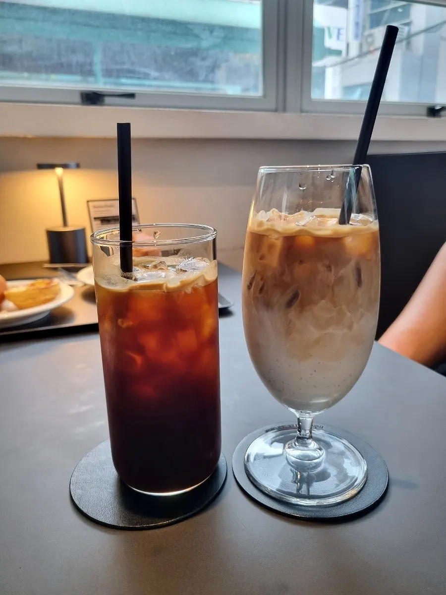 Dunkel bean coffee with Victoria scone and egg tart