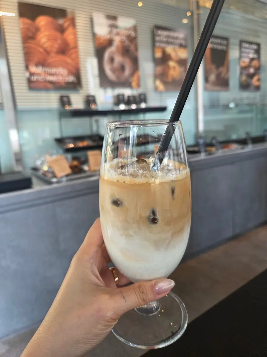 Helsinki latte made with Dunkel beans
