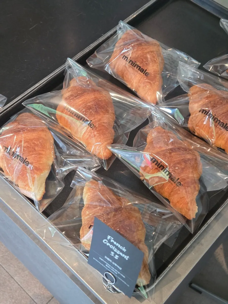 Babka varieties including chocolate, hotteok, and butter