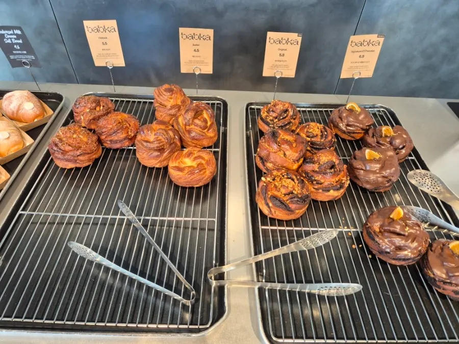 New menu baton financier on display