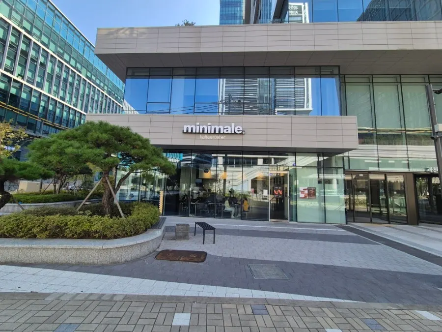 Entrance to Gwacheon E-Tower's underground parking lot