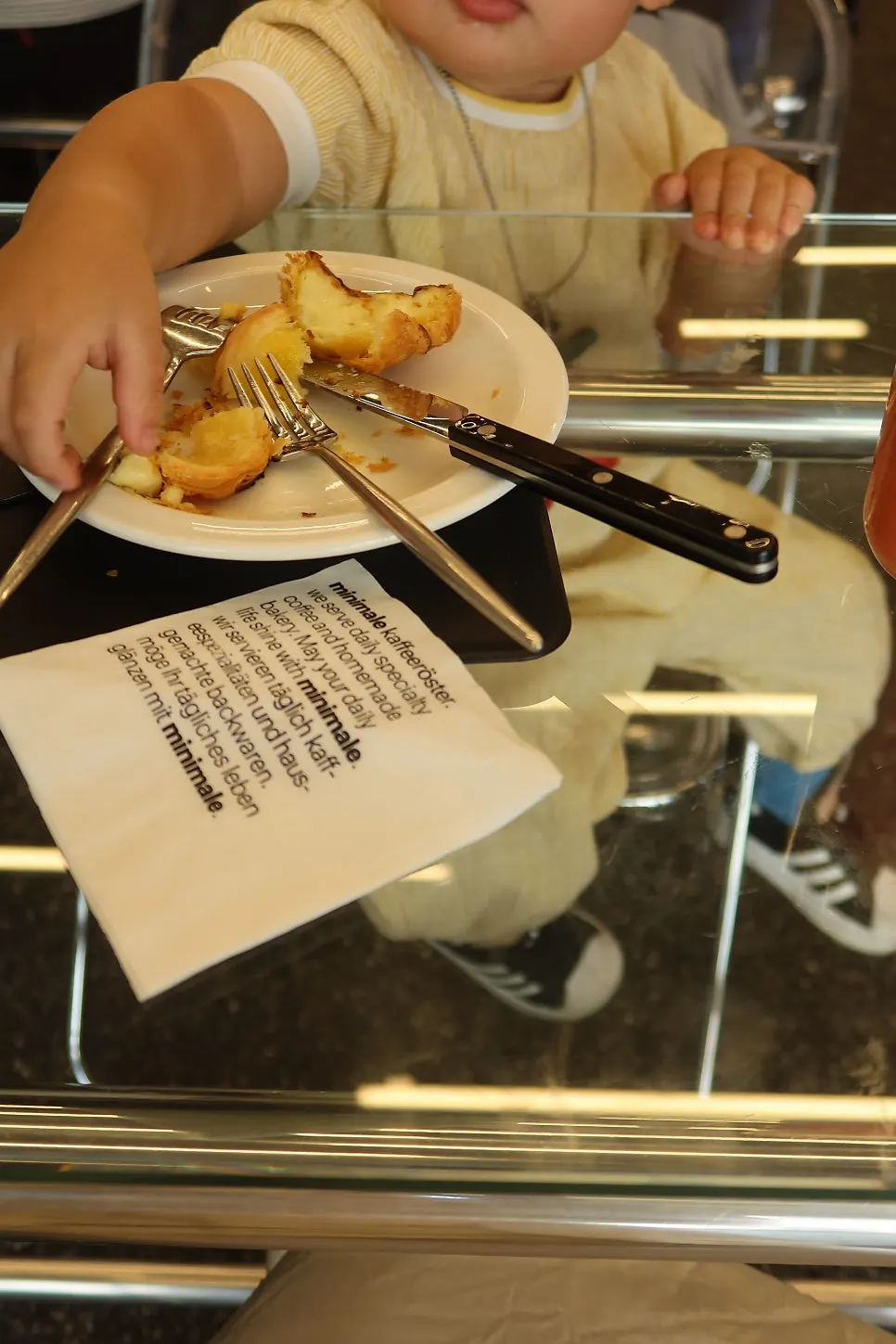 Child spending time at the café