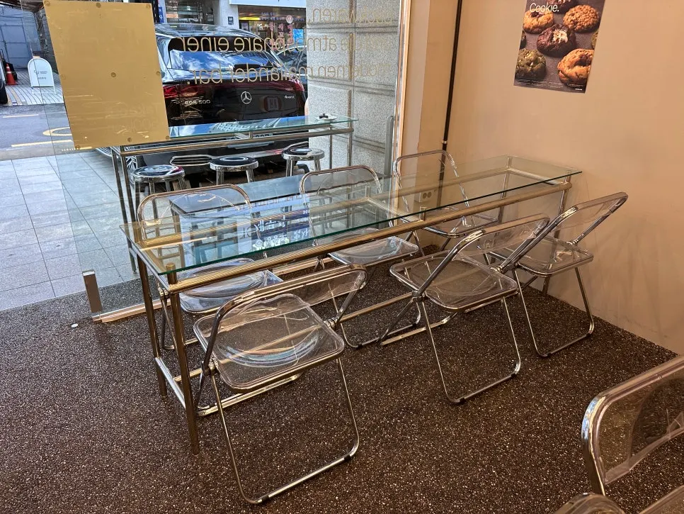 Café interior using glass and stainless steel