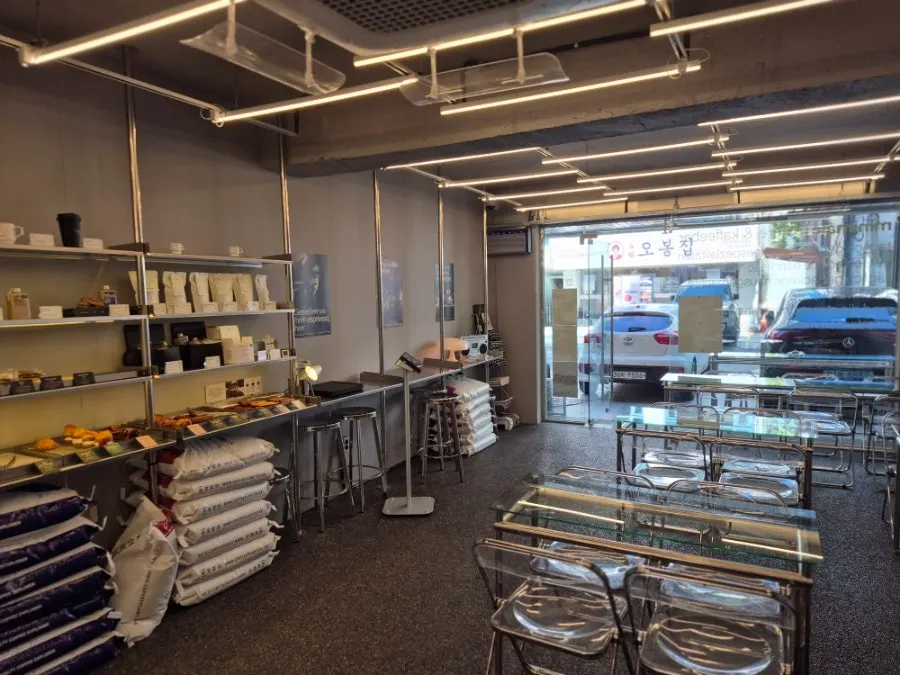 Polished interior of Mini Male Seocho Gyodae Branch