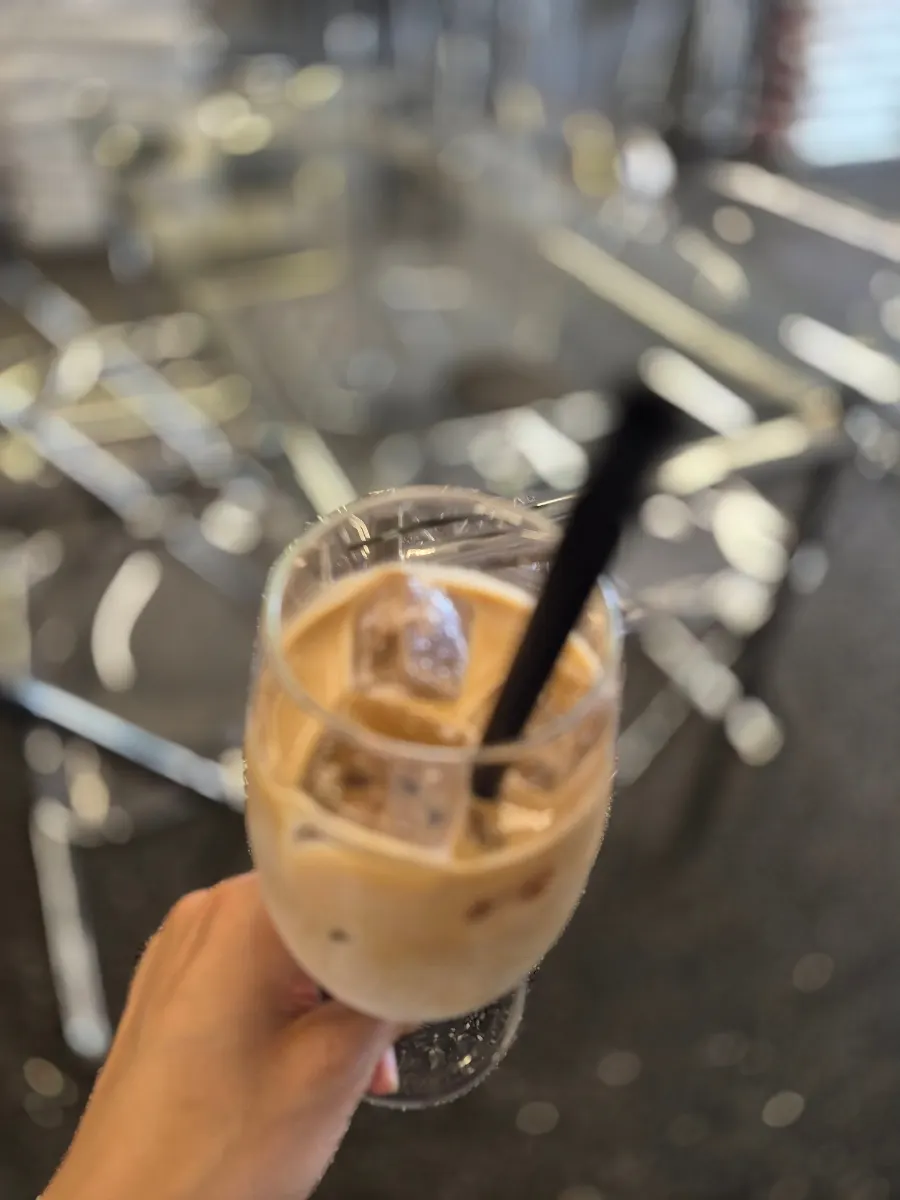 Close-up of the Mini Male Helsinki Latte