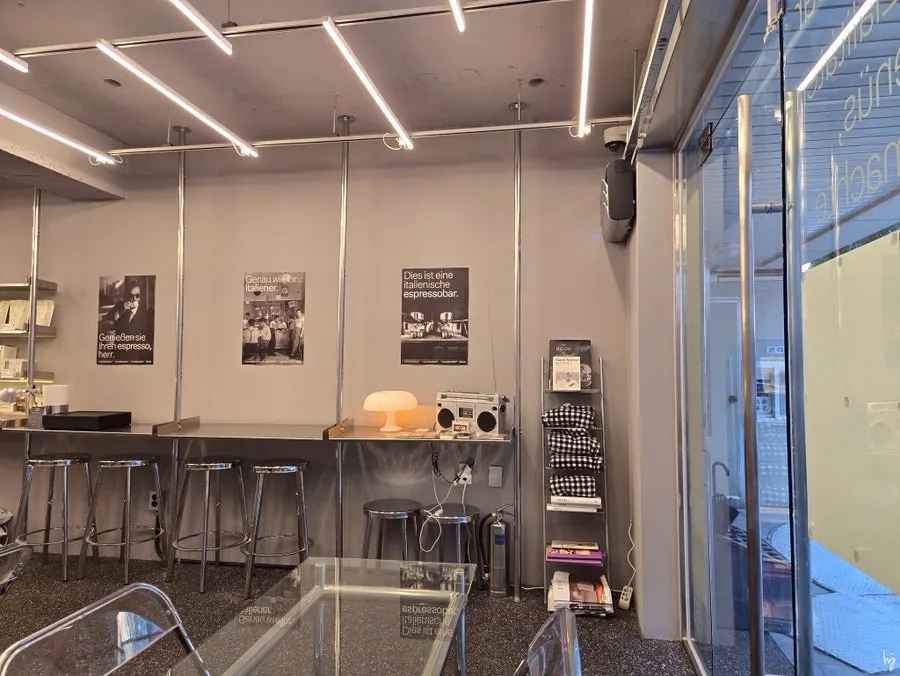 Interior of Mini Male Seocho Gyodae with mostly 2-person tables
