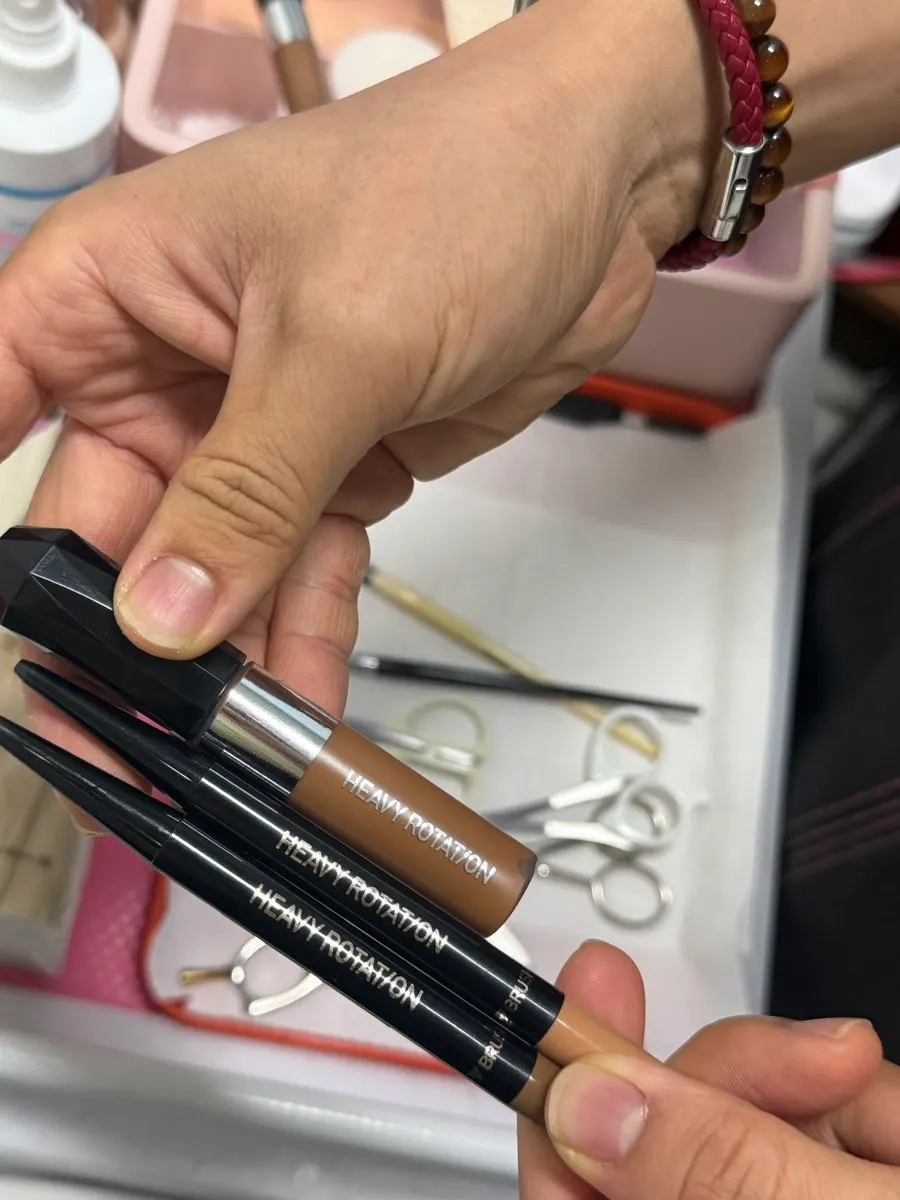Brow products used for eyebrow-drawing instruction