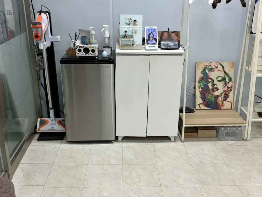Minjei Makeup studio during my eyebrow grooming visit