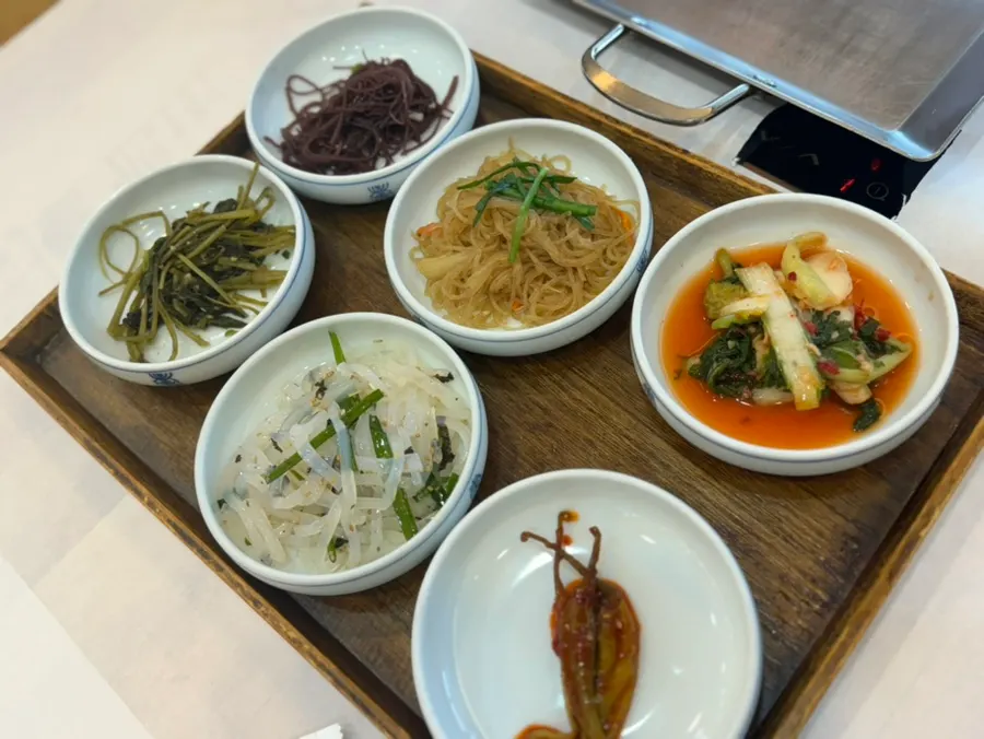 Neatly arranged basic banchan spread