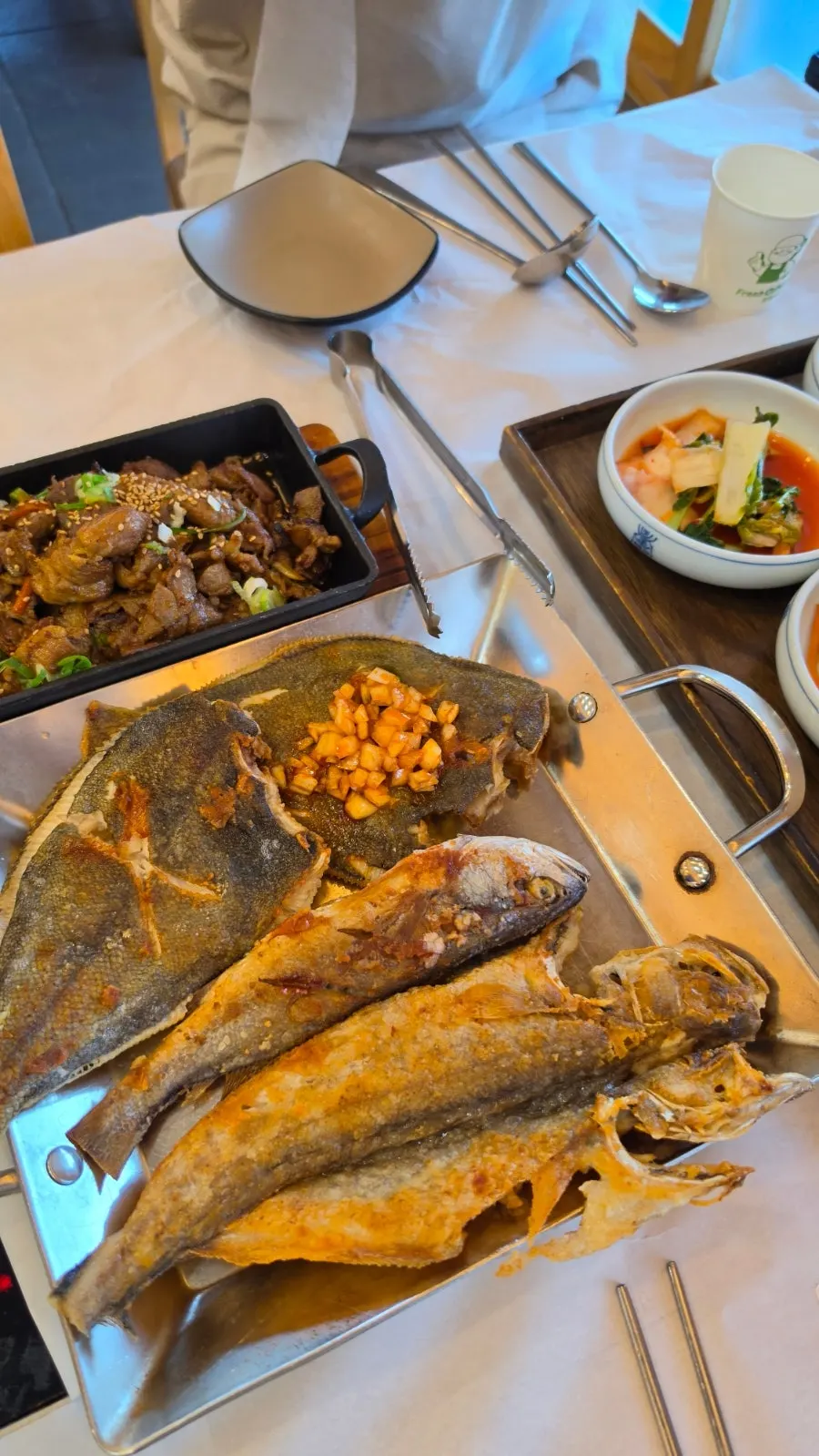 Bagian luar dan pintu masuk Min Cook Apbadang Seongsa