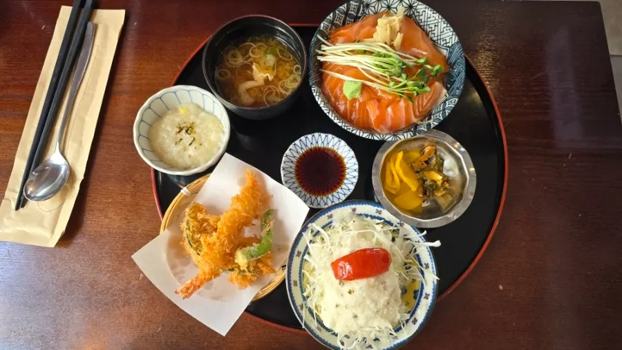 사케동정식 한 상 구성