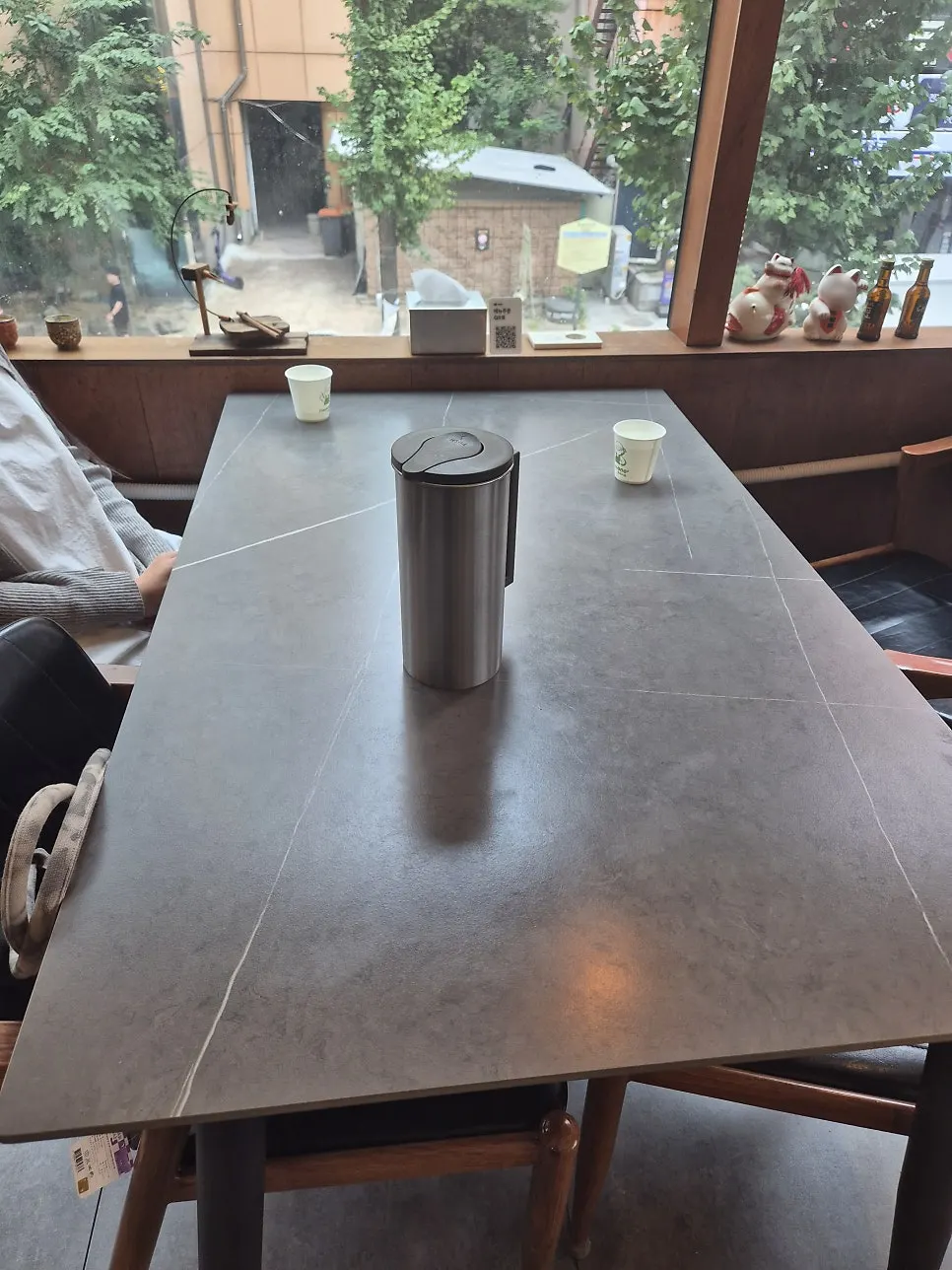 Spacious window-side table at Min Cook Dasima