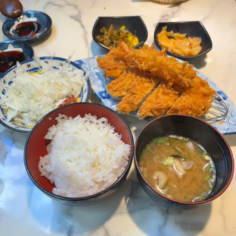 한돈 돈카츠 한 접시