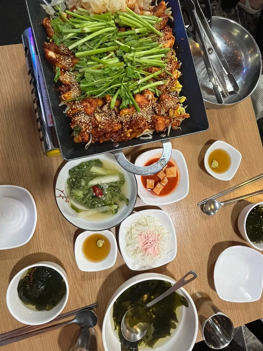 낙지아구철판 소 2인분 상차림