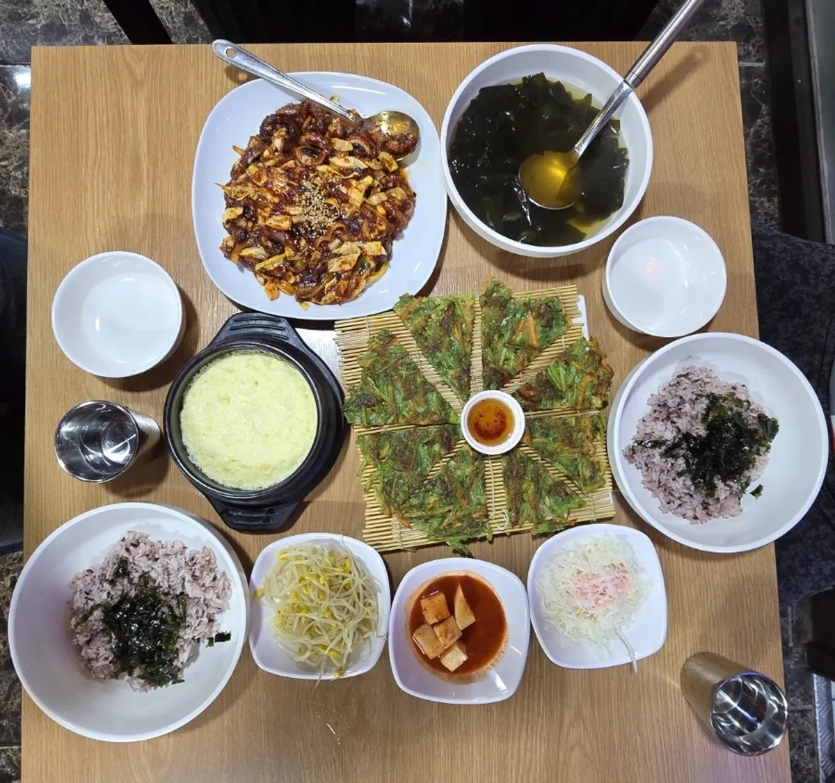 Menu listing single octopus dishes and sets