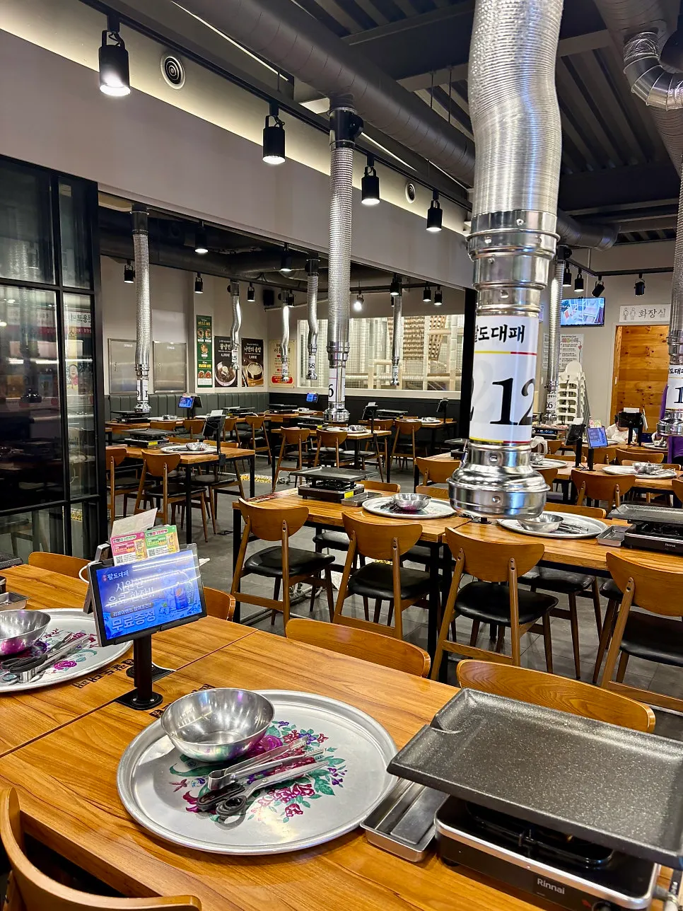 Dining hall seating suited for group use