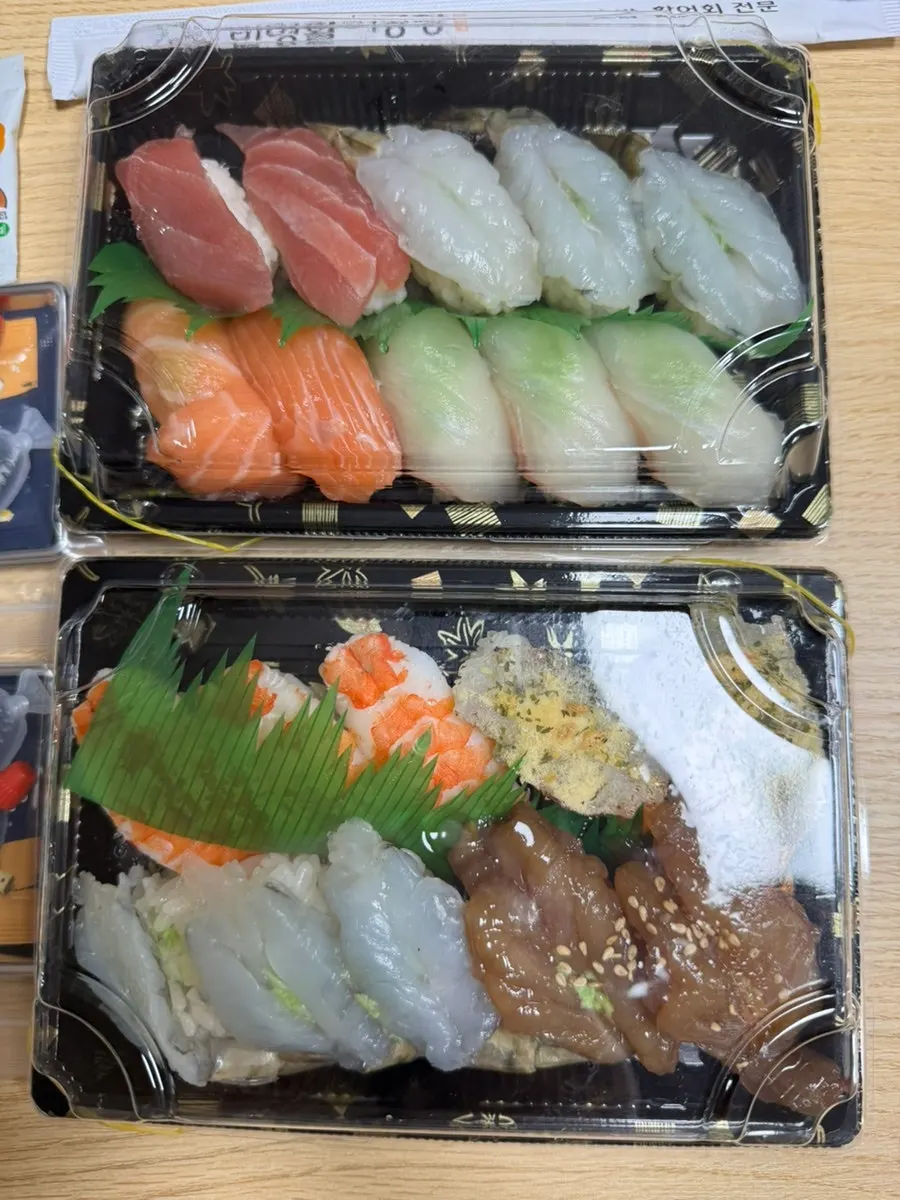 Special sushi and mixed shrimp sushi opened at home