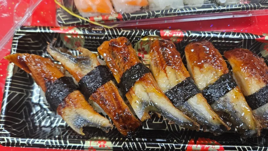 Freshwater eel sushi 6p takeout set