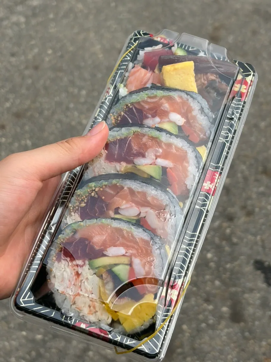 오마카세초밥과 모둠새우초밥, 후토마끼 나란히