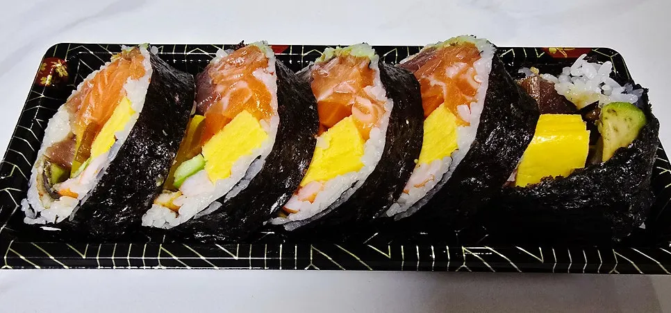 속재료가 꽉 찬 후토마끼 5피스