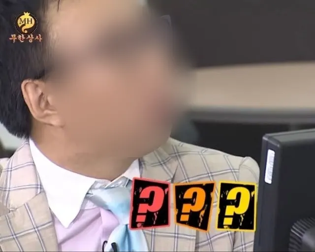 손님들이 앉아 있는 미옥칼국수 홀 내부