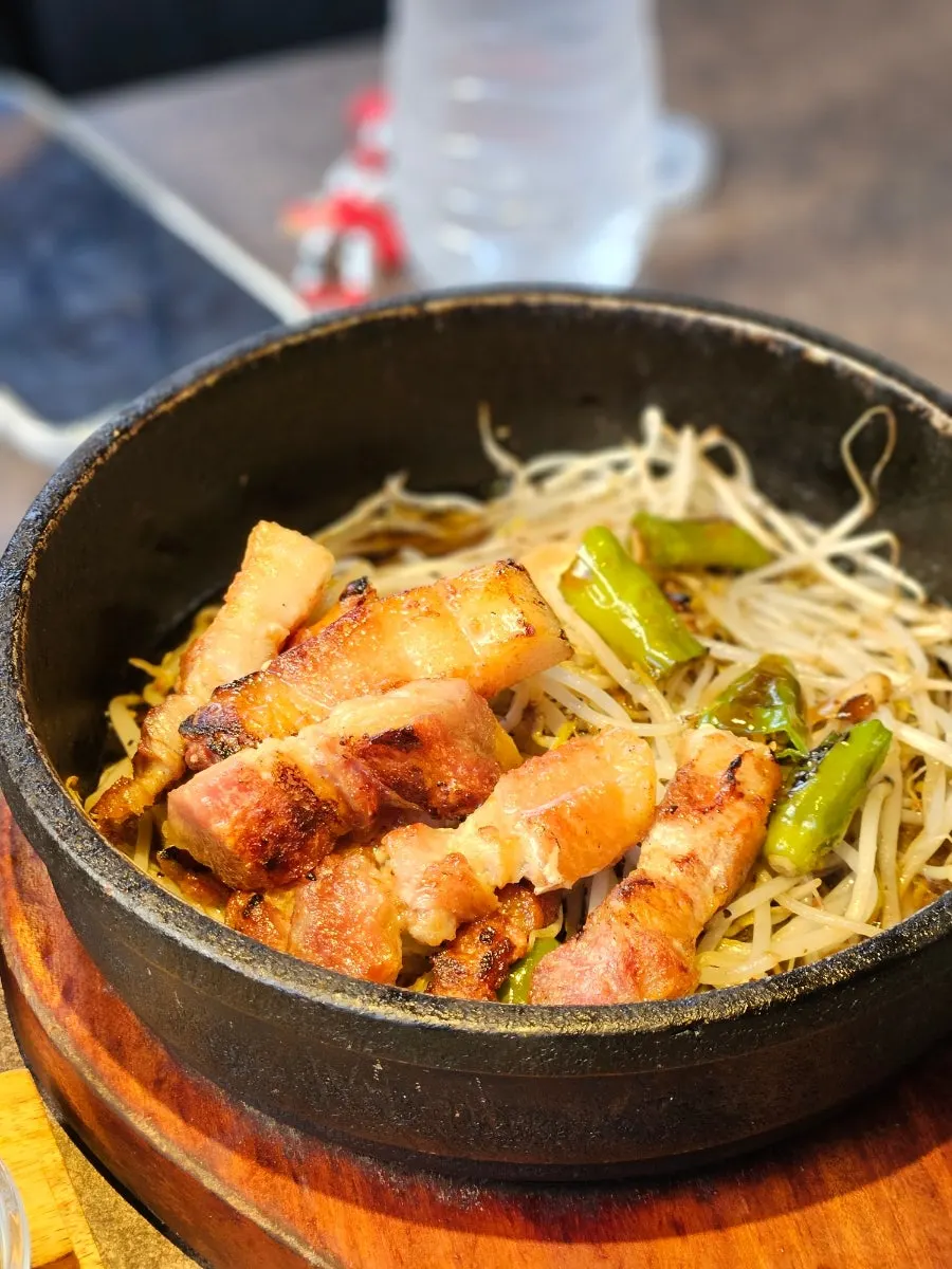 Bean sprout stir-fry paired with pork belly