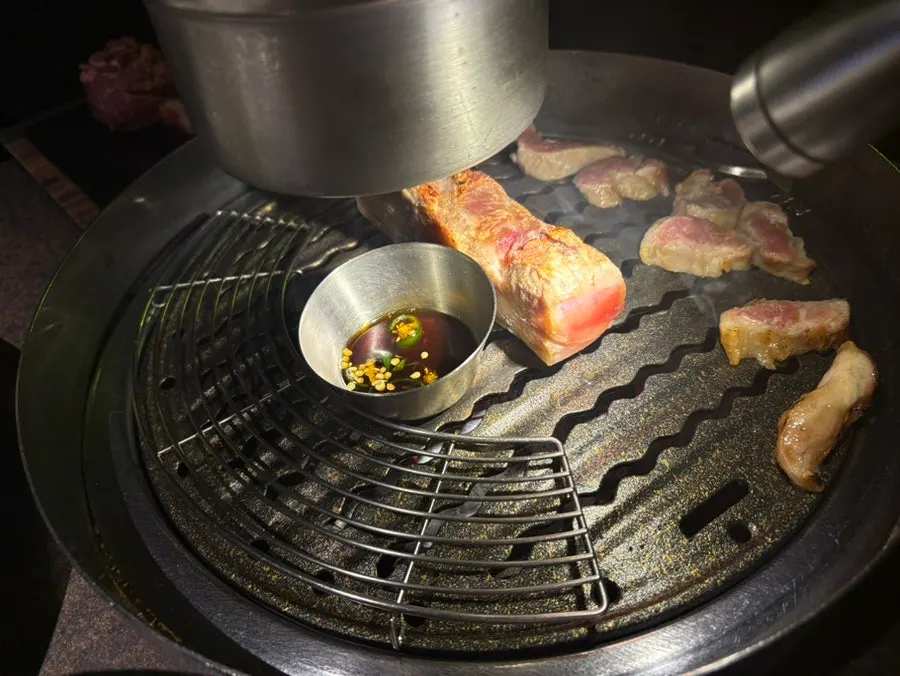 불판에서 익어가는 가브리살