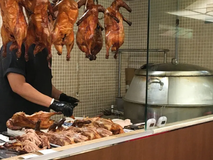 Table setup for half a Peking duck at Mirim Yangjang