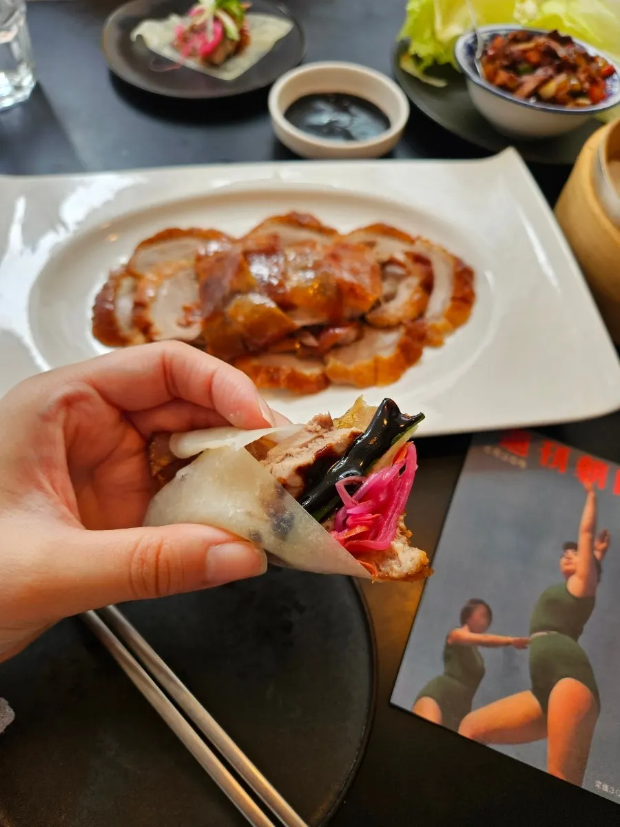 Duck wrapped bite-sized with vegetables