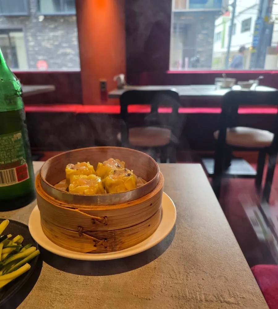 대나무 찜기에 담겨 나온 슈마이