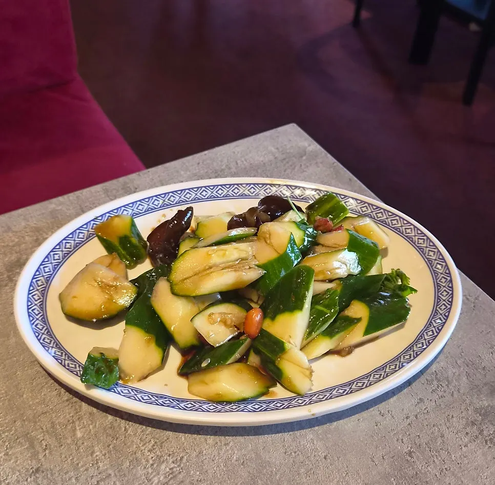 Cucumber and wood ear mushroom salad in tangy seasoning