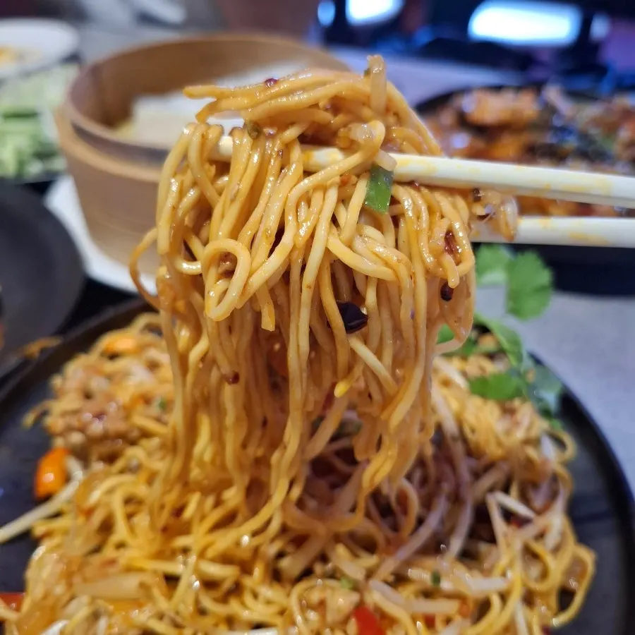 매콤한 마라라구 에그누들볶음 클로즈업