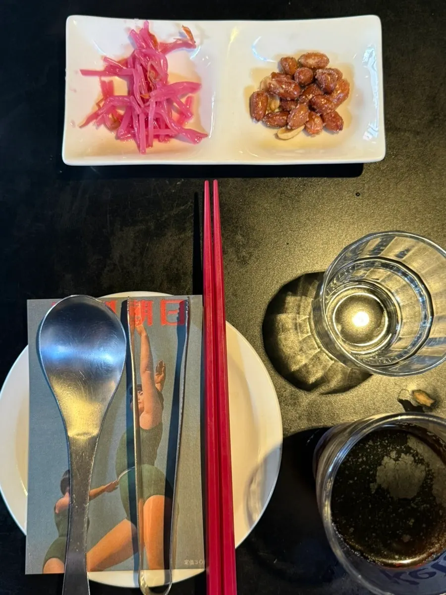 테이블석과 다찌석이 있는 미림양장 1층