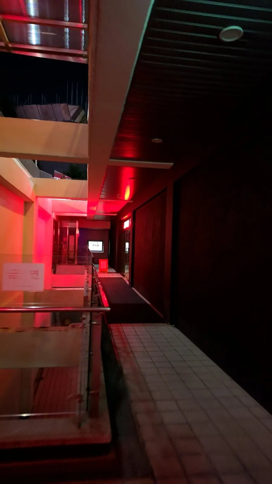 Entrance hallway to the restaurant