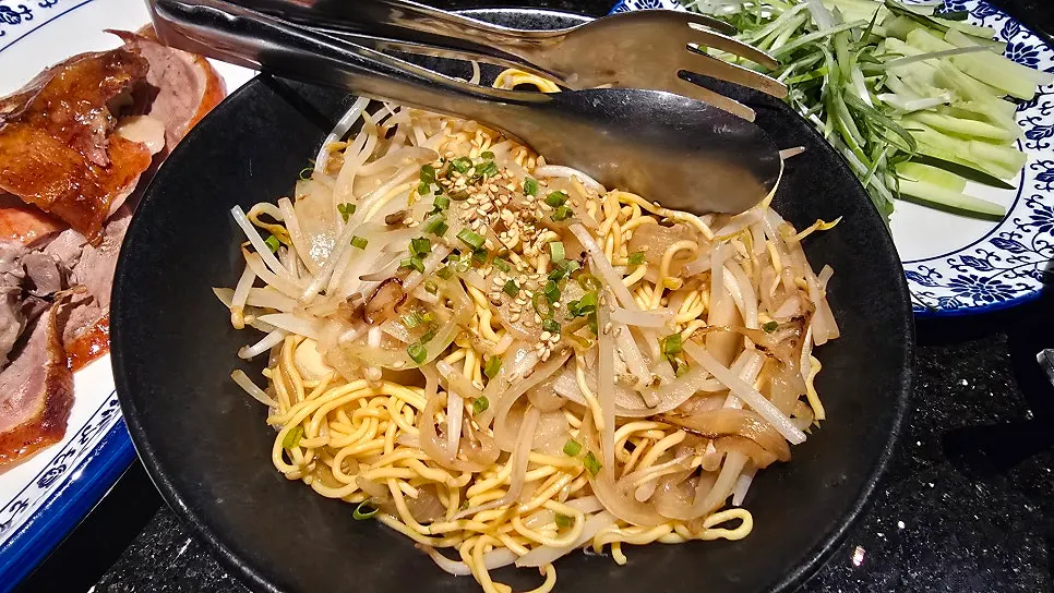 サイドメニューの香港式卵麺炒め