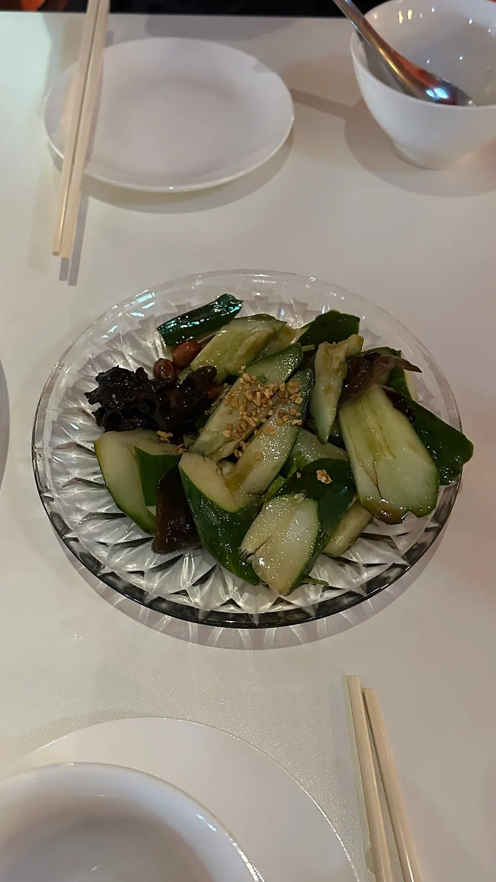 목이버섯 오이무침 한 접시