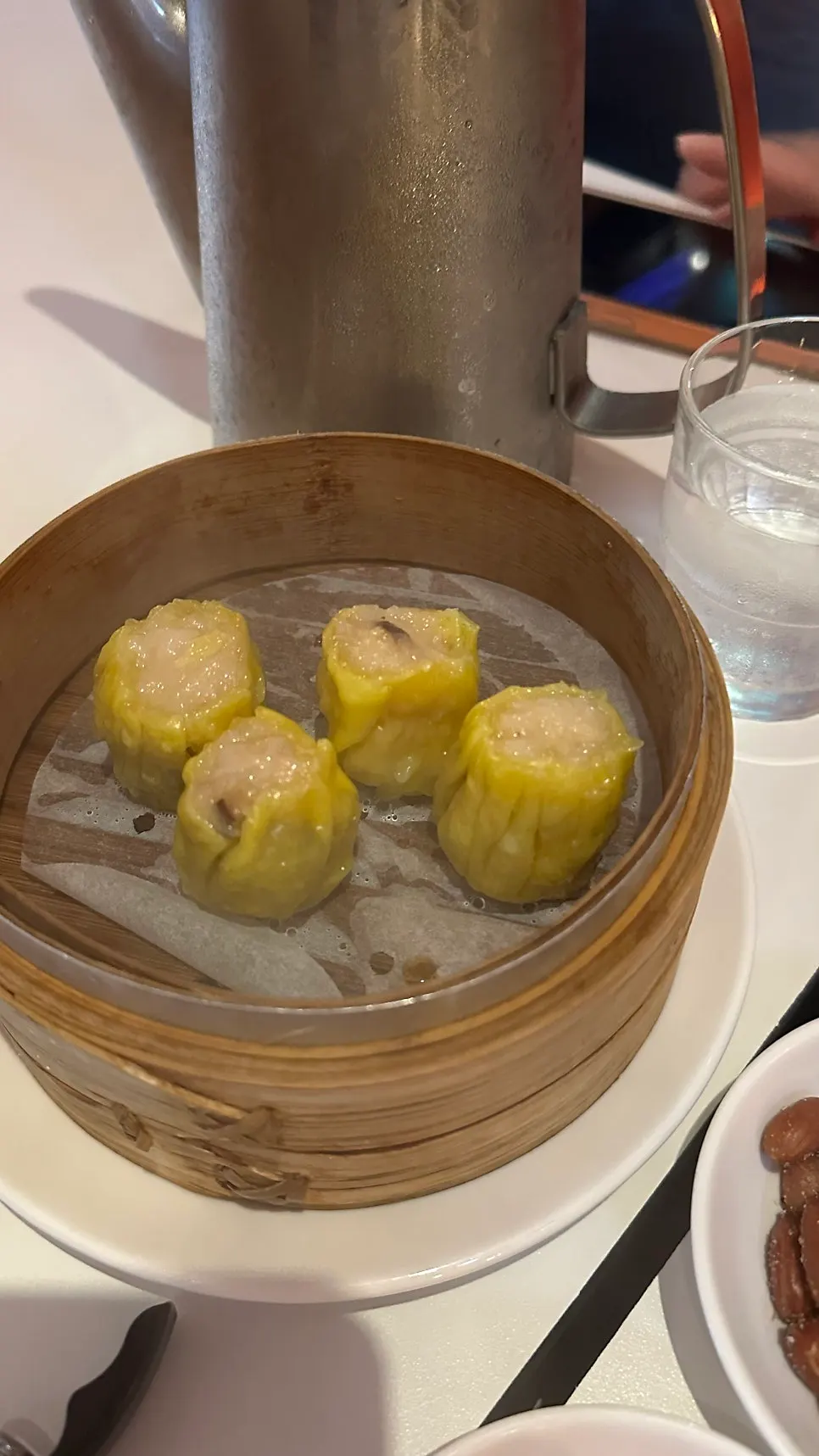 식어버린 슈마이 한 접시