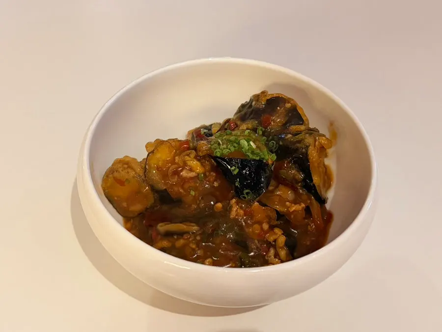 Eggplant stir-fry topped with fish-fragrant sauce