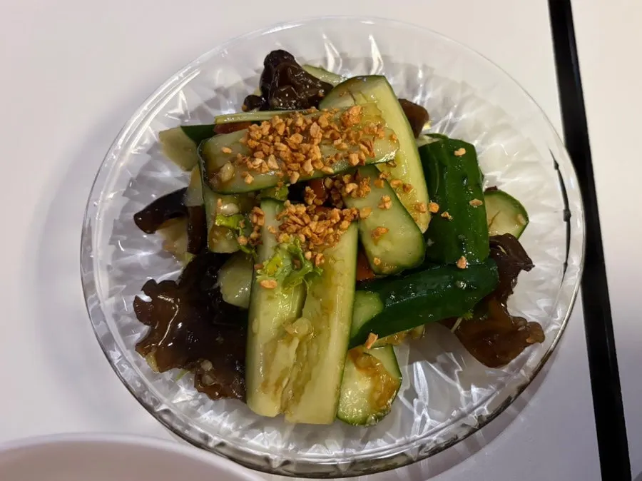 뚝배기에 담겨 나온 마라탕