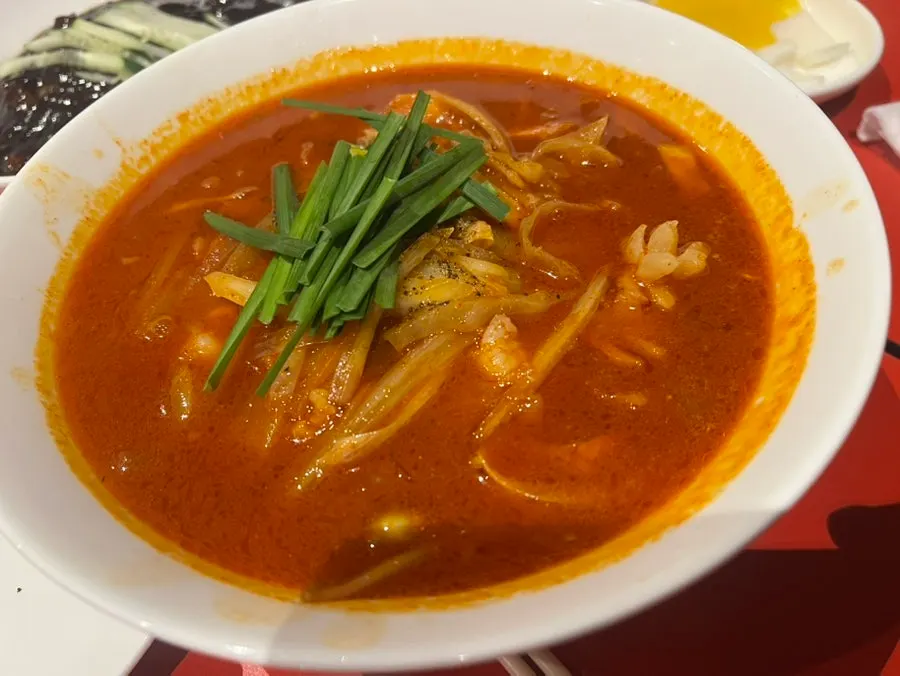 Jjajangmyeon included in Mirim Yangjang's set